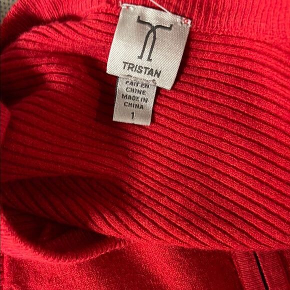 Tristan Red Knit Shrug with Scoop Neck, Size 1 - Picture 4 of 4